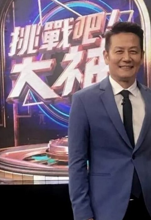 淫荡指数10分叼着内裤被后入道具爆菊双洞齐插操到高潮翻白眼20CM假屌菊花整根插入 - 91在线看片